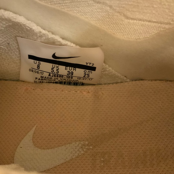 NIKE - Picture 6 of 8